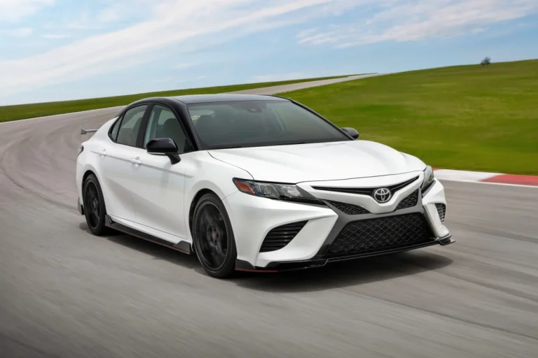 Toyota Camry 2 5L 2024