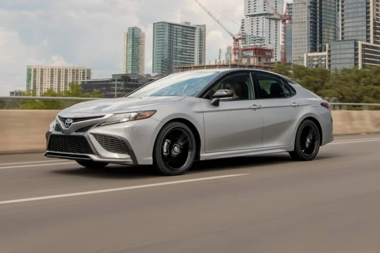 Toyota Camry 2 5L Hybrid 2021