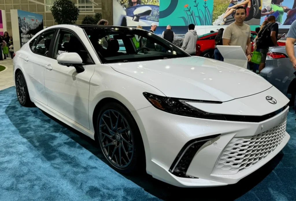 Toyota Camry 2 5L Hybrid 2025