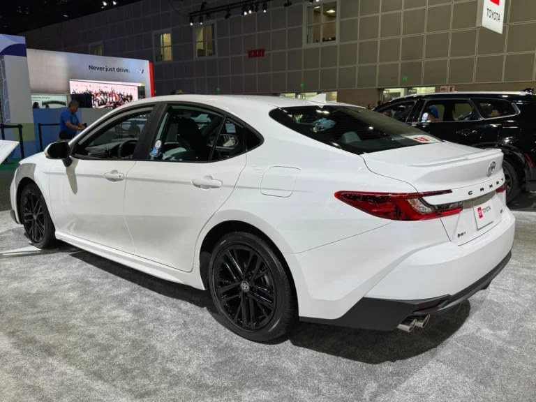 Toyota Camry 2 5L Hybrid 2026