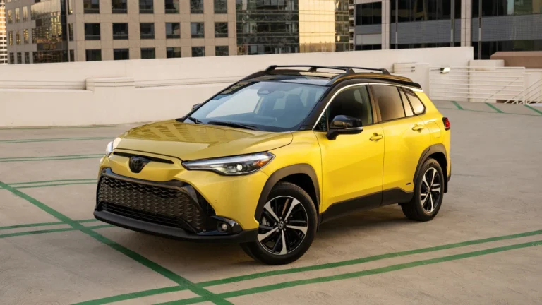 Toyota Corolla Cross 2 0L 2024