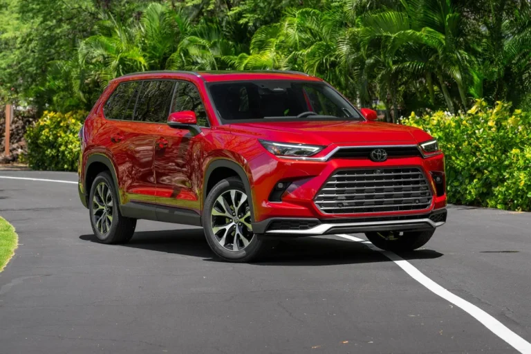 Toyota Grand Highlander 2 4L Turbo 2025