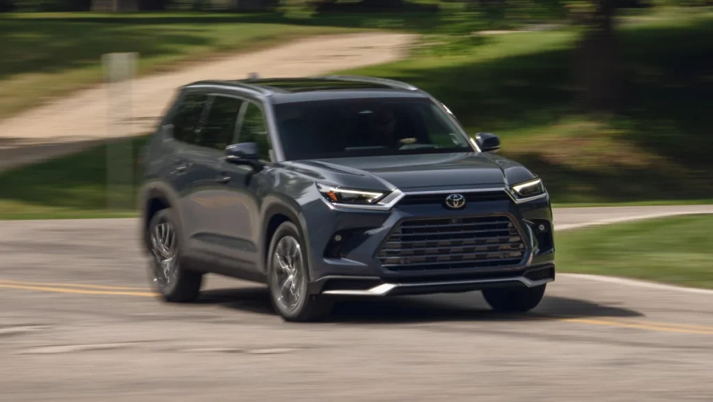 Toyota Grand Highlander 2 5L Hybrid 2024