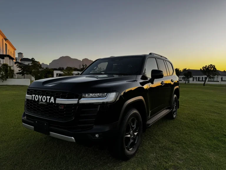 Toyota Land Cruiser 300 4 0L V6 2025
