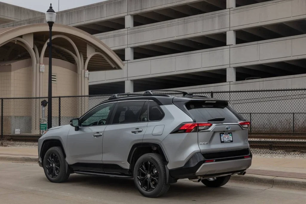 Toyota RAV4 2 5L 2023