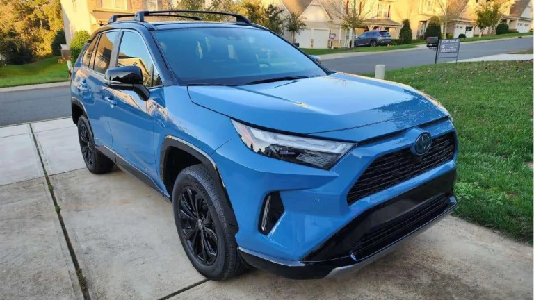 Toyota RAV4 2 5L Hybrid 2024